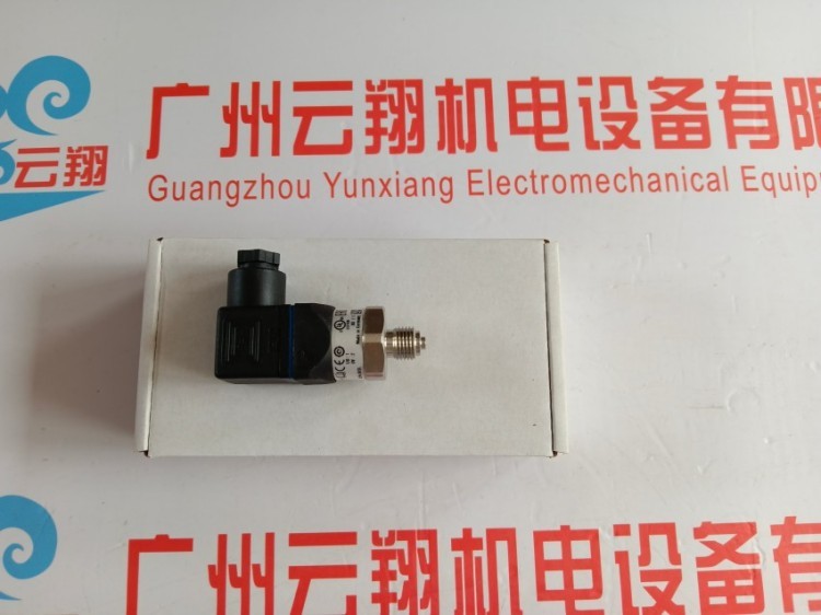 威卡安全型 233.50压力表威卡径向压力表100表盘