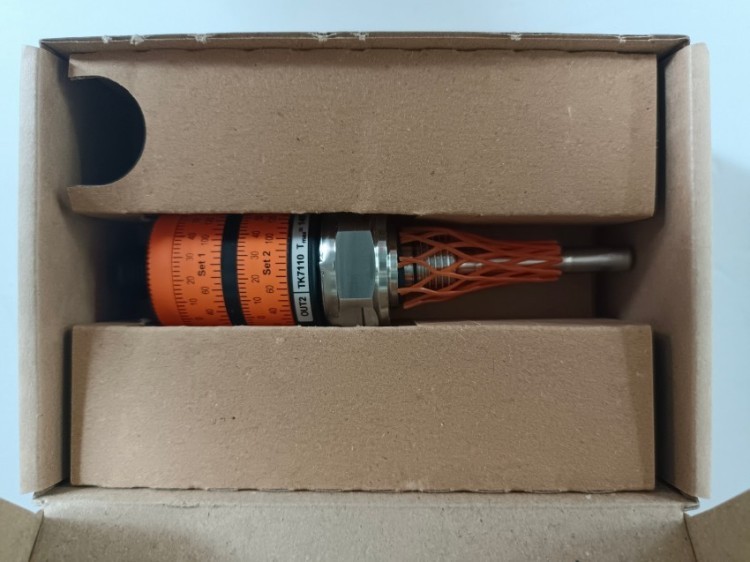 01D101 IFM激光测距传感器01DLF3KG