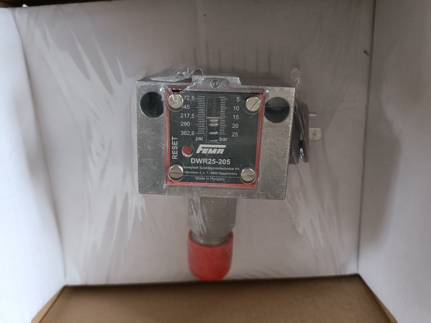  威纶通7寸10寸触摸屏MT8051IP/8101MT8071IP/IQ/IE/IH/MT8101IE