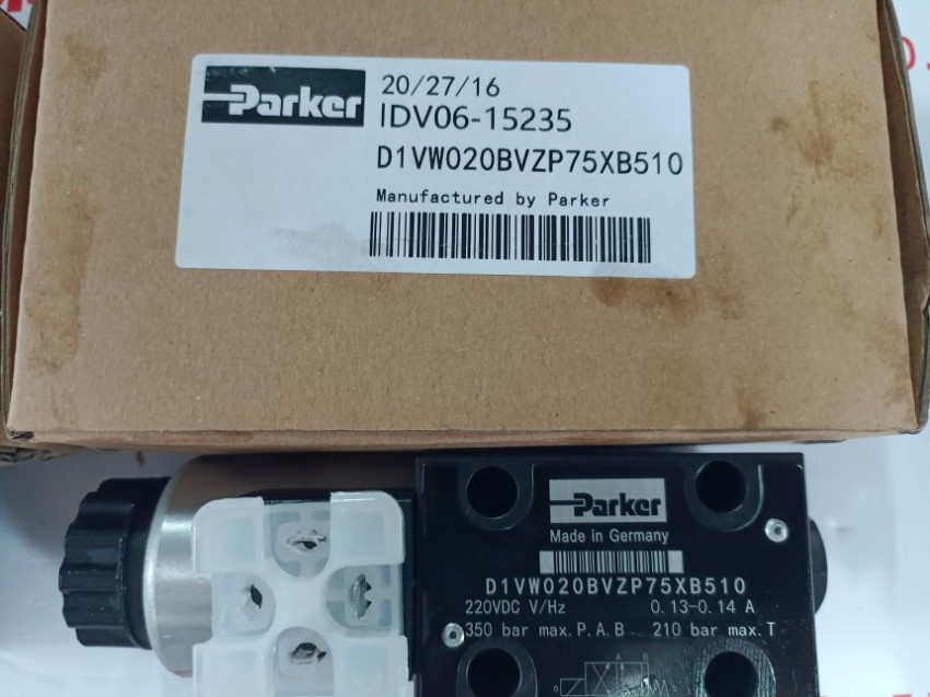 派克柱塞泵PD075PS02SRS5AC10E1000000 